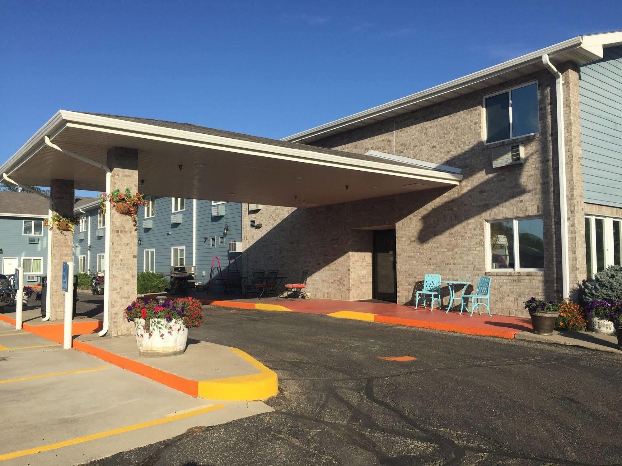 Governors Inn A Travelodge By Wyndham Pierre Εξωτερικό φωτογραφία